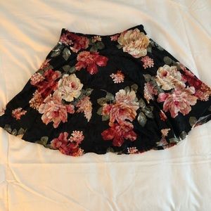 Small Agaci Cute Velvet Floral Print Skater Skirt